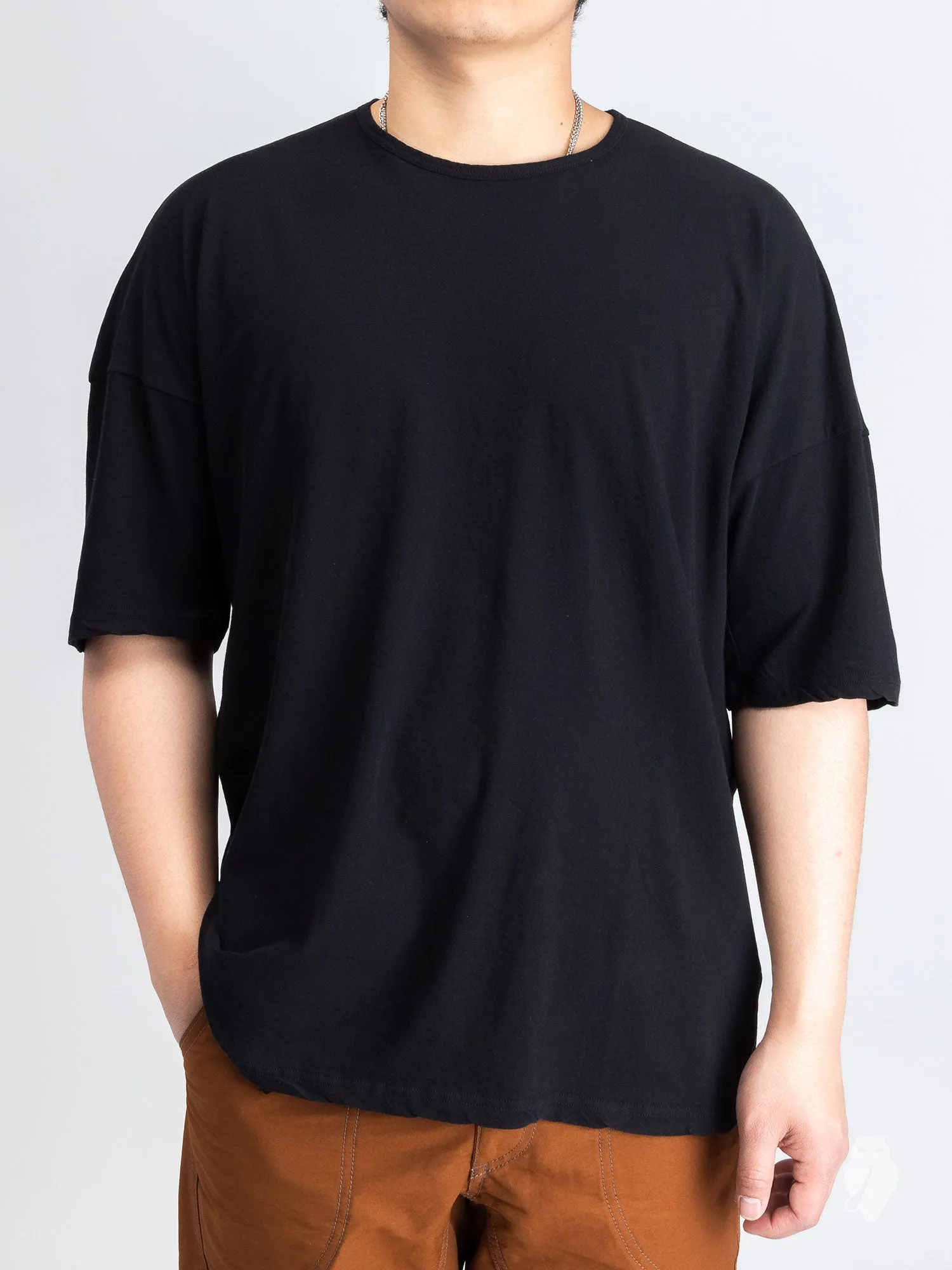 Drop Shoulder Relaxed T-Shirt in Black